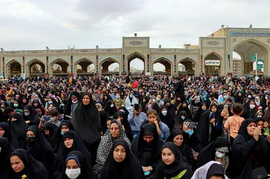 آئین اذن عزای حسینی و تعویض پرچم گنبد حرم مطهر رضوی