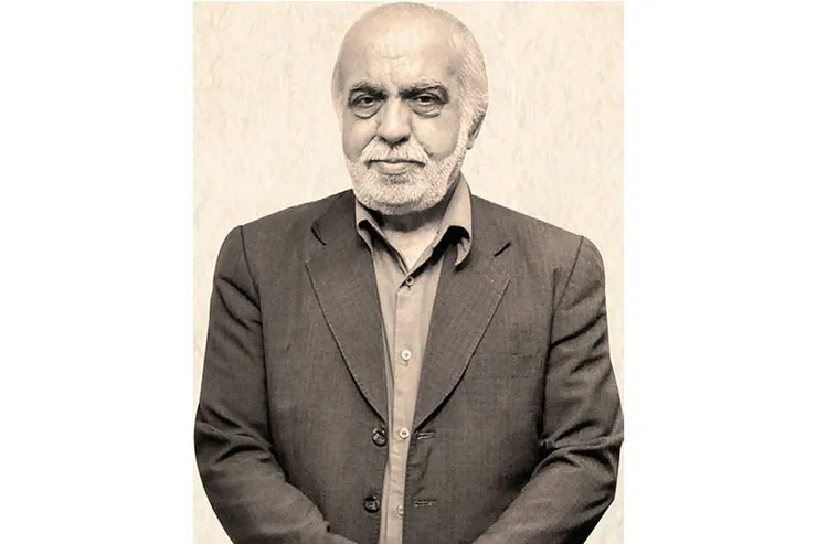 در حلقه بزرگان