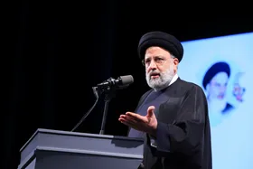 رئیسی: دستگاه&zwnj;ها آماده جذب نخبگان هستند| بیش از ۹۰ درصد داروها تولید داخل است+ فیلم