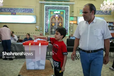 عکس‌هایی از دور دوم انتخابات ریاست جمهوری در مشهد (۴)