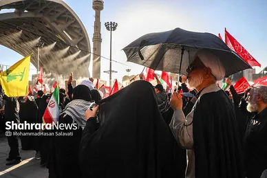 گزارش تصویری | مصلای تهران و حضور پرشور مردم در مراسم وداع با آقای شهید ایران ۳