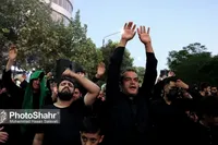 ویدئو| حال و هوای دسته جات عزاداران حسینی در خیابان منتهی به حرم مطهر رضوی (۲۶ تیر ۱۴۰۳)