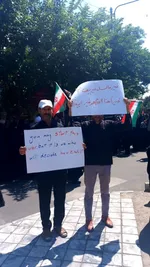 حرکت زائران از صحن‌های مختلف حرم مطهر رضوی به سمت باب‌الجواد(ع) و محل آغاز راهپیمایی ضد رژیم صهیونیستی