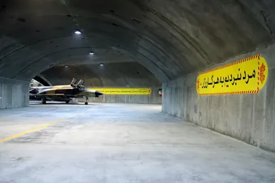 اولین تصاویر از جنگنده‌ها و تسلیحات دفاعی و نظامی پایگاه زیرزمینی نیروی هوایی ارتش