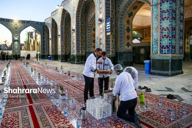 ضیافت افطاری زائران حرم مطهر رضوی