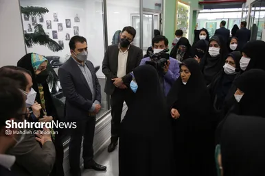 بازدید معاون رییس جهمور در امور زنان و خانواده از کارخانه نوآوری مشهد