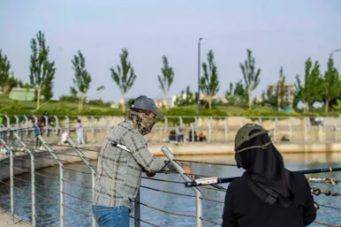 جشنواره ماهیگیری در رود پارک مشهد