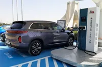 جایگاه‌های سوخت به ایستگاه شارژ خودرو برقی مجهز می‌شوند