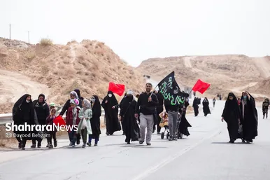 زائران پیاده امام رضا (علیه السلام)