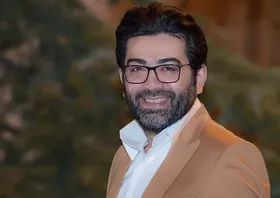 واکنش &laquo;فرزاد حسنی&raquo; به خبر مهاجرت و حواشی اخیر + عکس