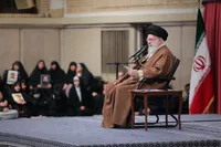 نگاهی به توصیه‌های رهبر شهید به بانوان | مادرها، مایه‌ی انتقال عناصر هویت ملی‌اند