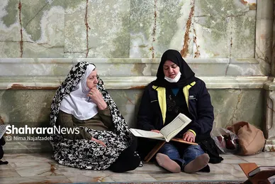 جزء خوانی قرآن کریم در حرم مطهر امام رضا (ع)