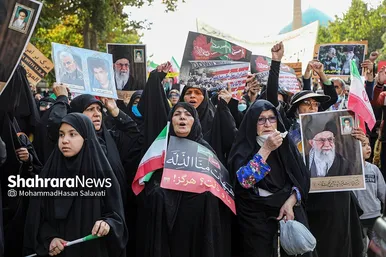 راهپیمایی مردم مشهد در محکومیت جنایت تروریستی در حرم مطهر شاهچراغ (ع)