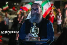 حمید قربانپور: با دریافت جایزه چهره هنر انقلاب اسلامی خراسان رضوی وظیفه ما سنگین&zwnj;تر شده است | هنرمند باید در خدمت مردم باشد + فیلم