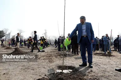 پویش سراسری درخت‌کاری در بوستان جهانشهر