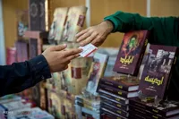 بازار کتاب در هفته وحدت با طرح «میلاد نور» جان تازه گرفت
