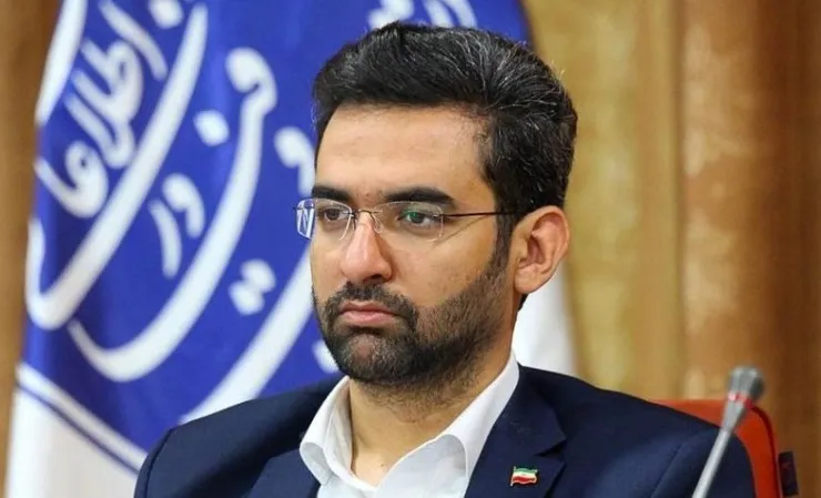 آذری جهرمی: شرکت‌های اینترنت ماهواره‌ای باید از ما مجوز بگیرند