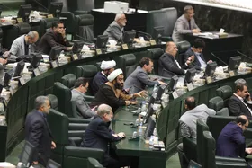 تذکر نمایندگان مجلس برای پرداخت حقوق معلمان حق&zwnj;التدریس و خرید خدمات و وضعیت بازار خودرو