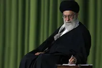 تسلیت رهبر انقلاب به معاون رئیس‌جمهور در پی درگذشت همسر ایشان