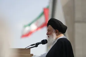 آیت&zwnj;الله علم&zwnj;الهدی: مقاومت در عرصه&zwnj;های سیاسی و اقتصادی، بزرگ&zwnj;ترین مظهر انتظار است