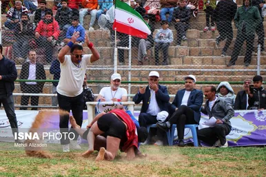 مسابقات کشتی با چوخه اسفراین