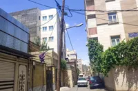 نگرانی شهروندان از سقوط ستون‌های قدیمی و فرسوده برق در مشهد