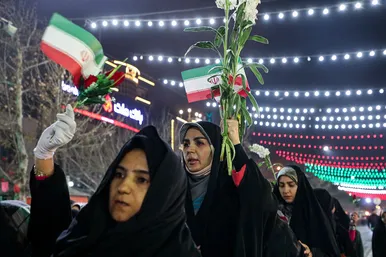گلباران حرم مطهر رضوی در شب میلاد جوادالائمه (ع)