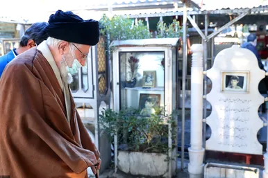 حضور رهبر معظم انقلاب در مرقد مطهر امام خمینی(ره) و گلزار شهیدان