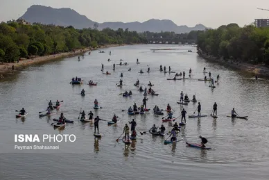گزارش تصویری | جشنواره پدل‌برد سواری - زاینده‌رود