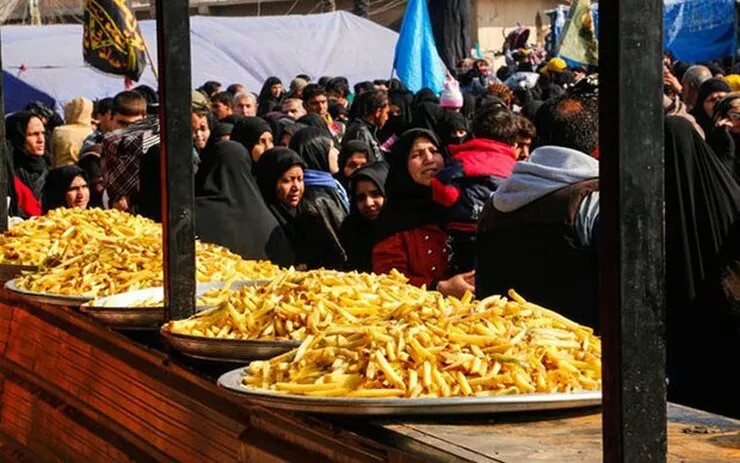 ویدئو | صفای خدمت مشهدی‌ها به زائران حسینی (ع)