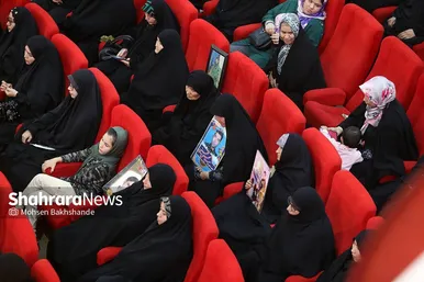 مراسم رونمایی از تقریظ رهبر انقلاب بر کتاب 