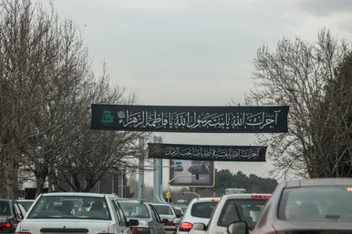 فضاسازی شهر مشهد به مناسبت ایام فاطمیه و سالگرد شهادت سردار سلیمانی