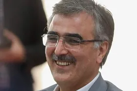 ویدئو| رئیس کل بانک مرکزی: معمولا عیدی یا نیم سکه می&zwnj;دهم یا سکه!
