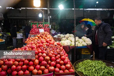 گزارش تصویری | بازار میوه در شب یلدا