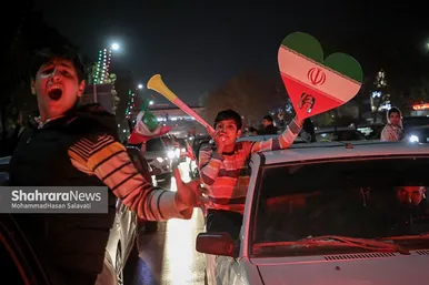شادی مردم مشهد بعد از برد تیم ملی ایران