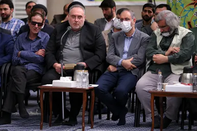 دیدار شاعران و اساتید ادبیات فارسی با رهبر انقلاب