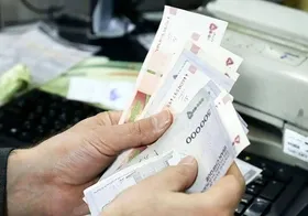 پرداخت حقوق بازنشستگان و پول گندم&zwnj;کاران در اولویت کار دولت است