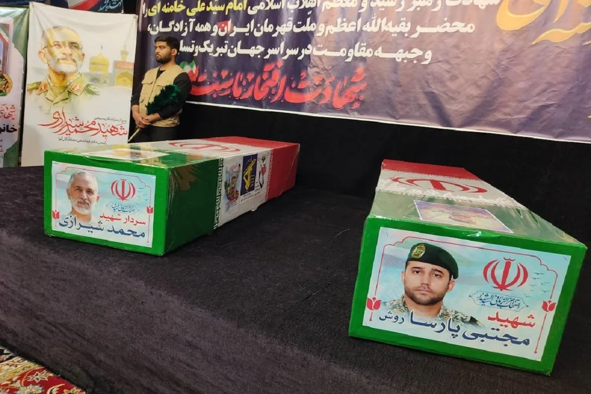 مراسم تشییع و تدفین پیکر رئیس‌دفتر نظامی رهبر شهید انقلاب اسلامی در مشهد برگزار شد (۲۴ اسفند ۱۴۰۴) + فیلم