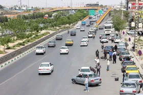 گلایه مشهدی&zwnj;ها از  آشفته بازار توقف خودرو&zwnj;های مسافربر شخصی در  ابتدای بولوار خادم الشریعه