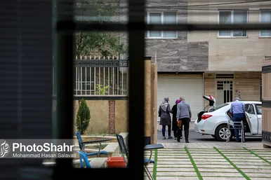 واکسیناسیون سالمندان بالای ۸۰ سال در مشهد