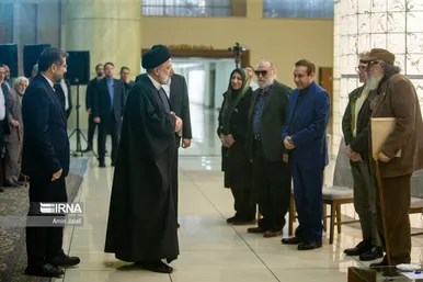 عکس‌هایی از افطاری رئیس جمهور با بازیگران