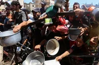 لو فیگارو: توزیع غذا در غزه به قتل‌عام فلسطینیان منجر شده است
