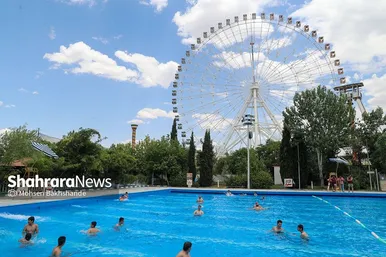 عکس‌هایی از استخر روباز پارک ملت