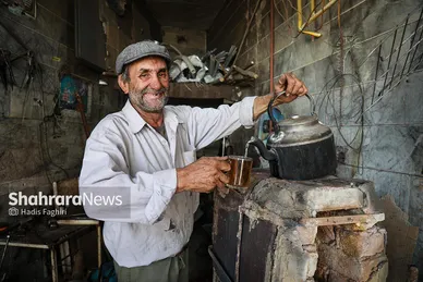 عزیزِ آهنگر