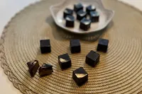 دستور پخت برشتوک مکعبی شکلاتی در خانه + فیلم
