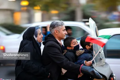 شادی مردم مشهد بعد از برد تیم ملی ایران