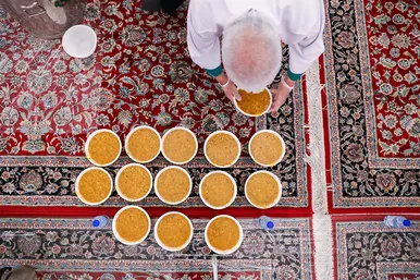 ضیافت افطار در بارگاه رضوی 