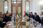 عراقچی: ایران قاطعانه از منافع و امنیت ملی خود دفاع می‌کند | میرزویان: روابط با ایران ماهیتی راهبردی دارد