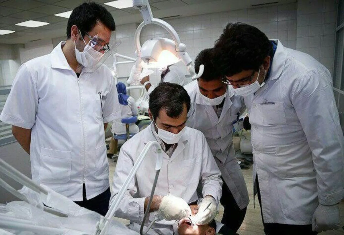 وزیر بهداشت خبر داد: افزایش حقوق دستیاران پزشکی