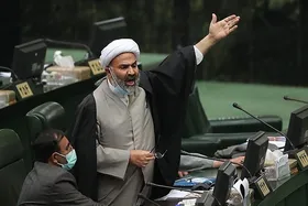 پژمانفر: مهدی تاج نباید به فوتبال برگردد!